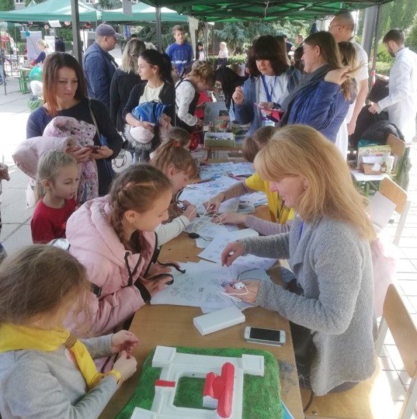 Вiдвiдувачі локацiї у захваті вiд 3Д-моделювання